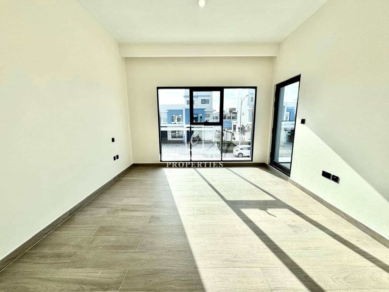 5 Bed Townhouse | Ready | Corner Th + Maid Near Amenities in Santorini, Dubai 4