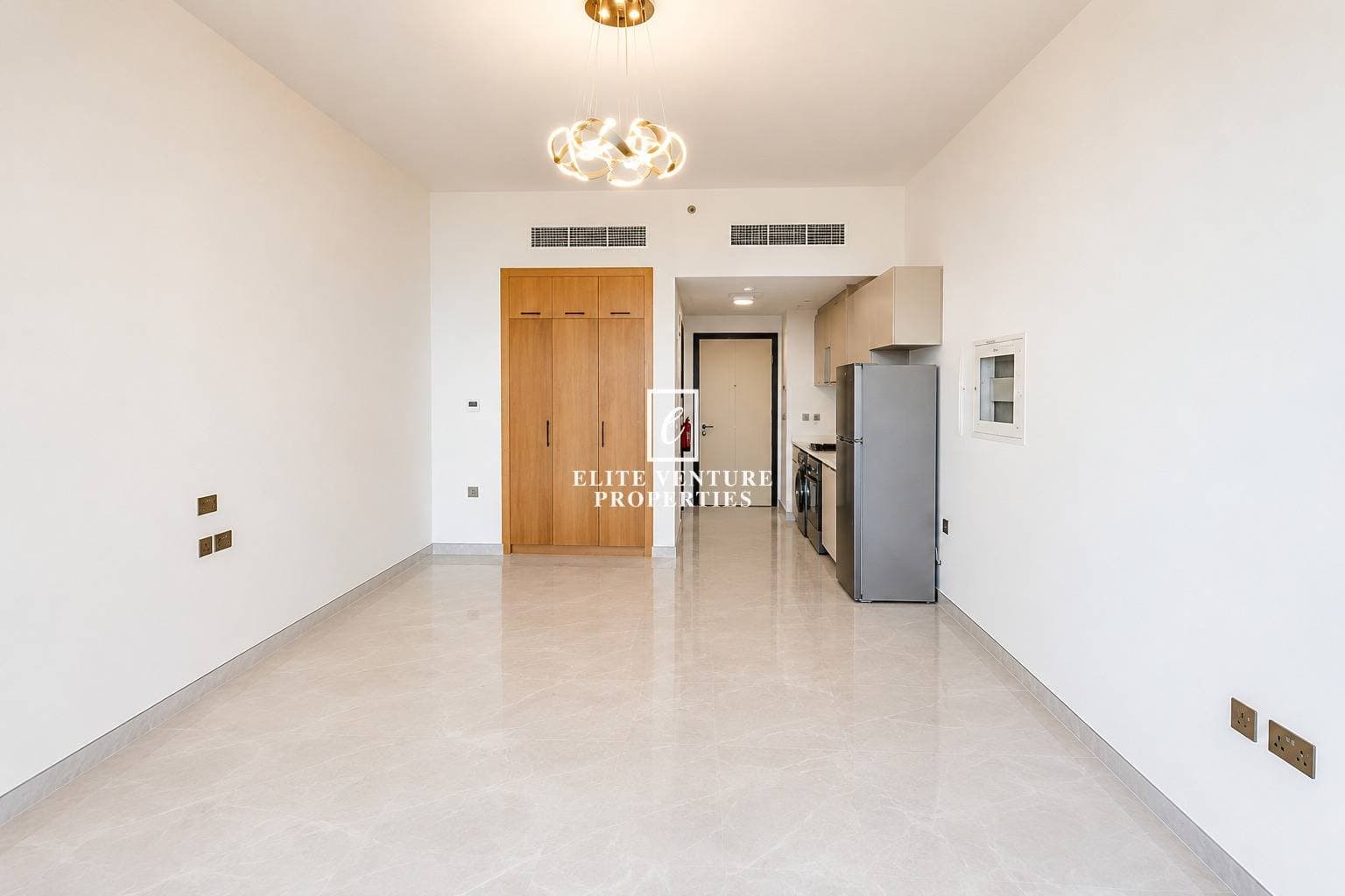 Studio Apartment | Vacant | High Floor | Investor Deal in Skyz by Danube, Dubai 2