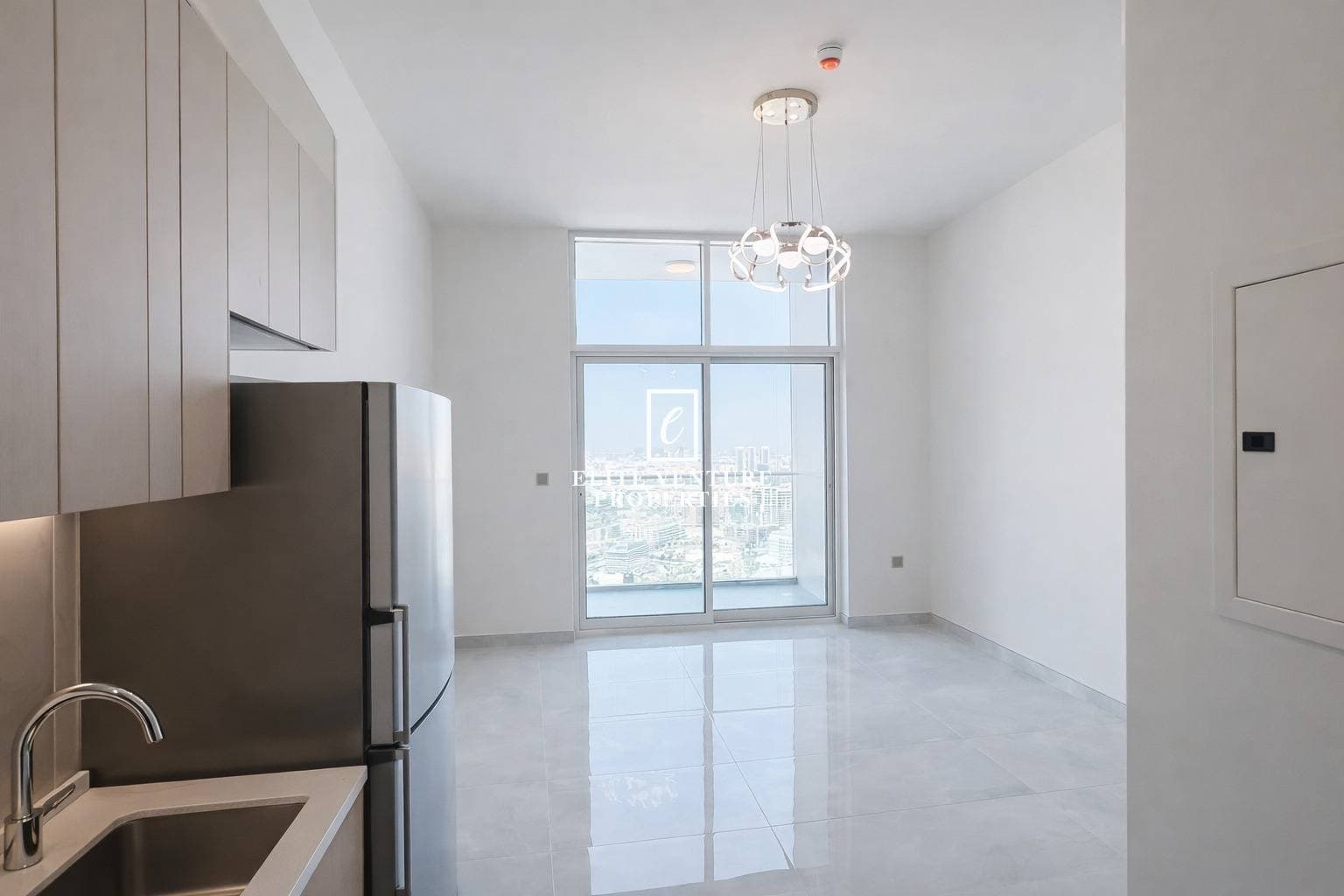 Studio Apartment | Prime Location | Spacious | Modern Layout in Skyz by Danube, Dubai 4