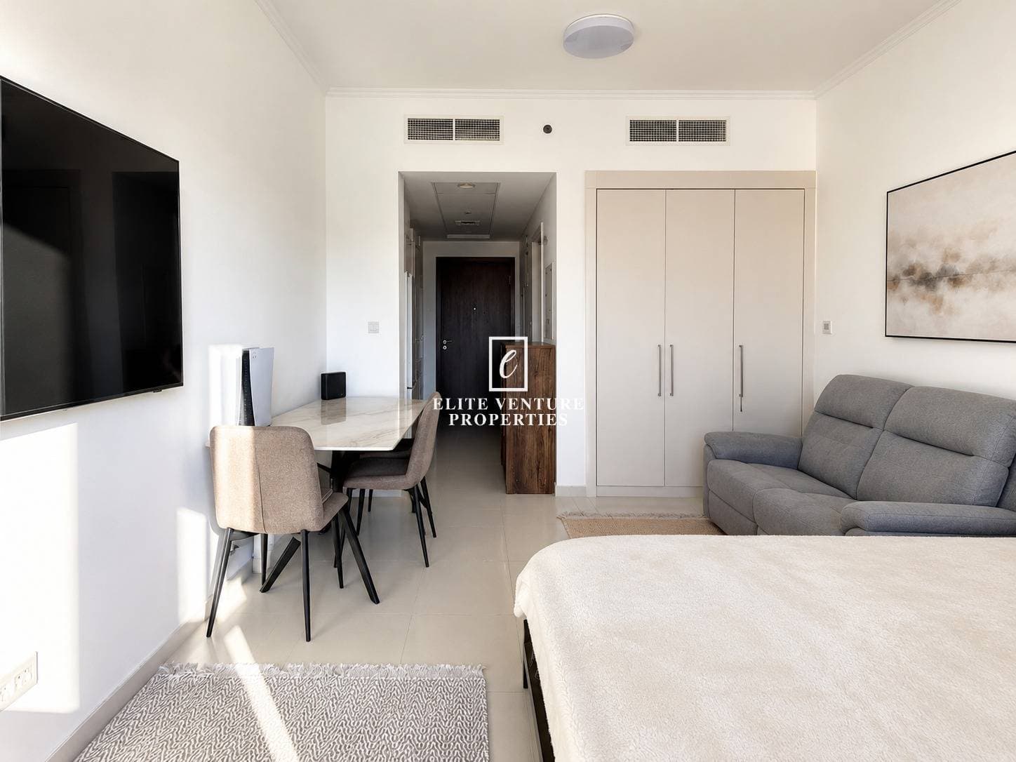 Studio Apartment | High Floor | Spacious | Prime Location in Carson  A, Dubai 4