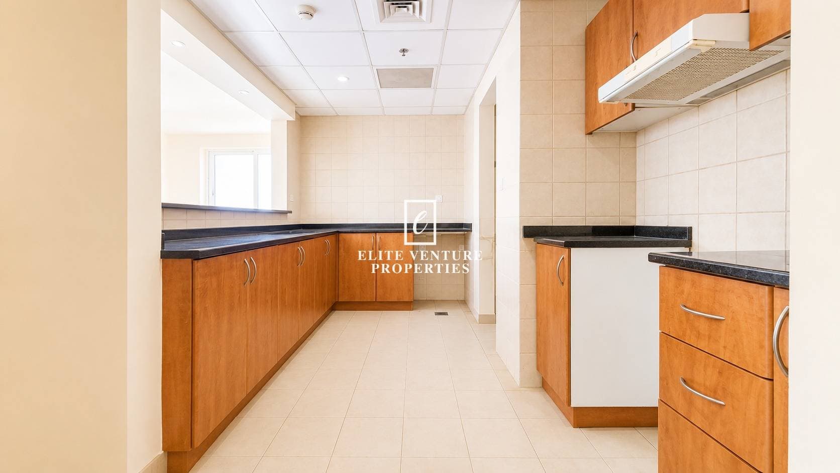 2 Bed Apartment | Rented | Spacious | Prime Location | Best Deal in Tennis Tower, Dubai 4