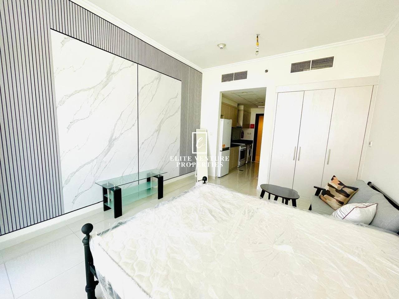 Studio Apartment | Golf View | High Floor Studio | Spacious in Carson  A, Dubai 3