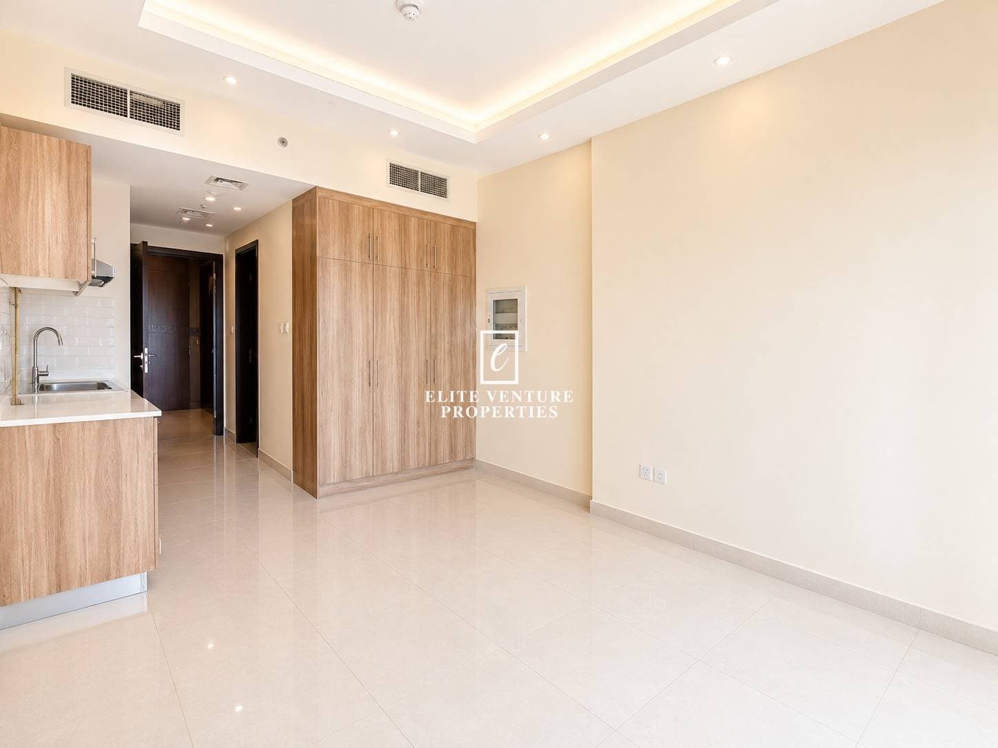 Studio Apartment | Vacant | High Floor | Best Deal in Hera Tower, Dubai 3