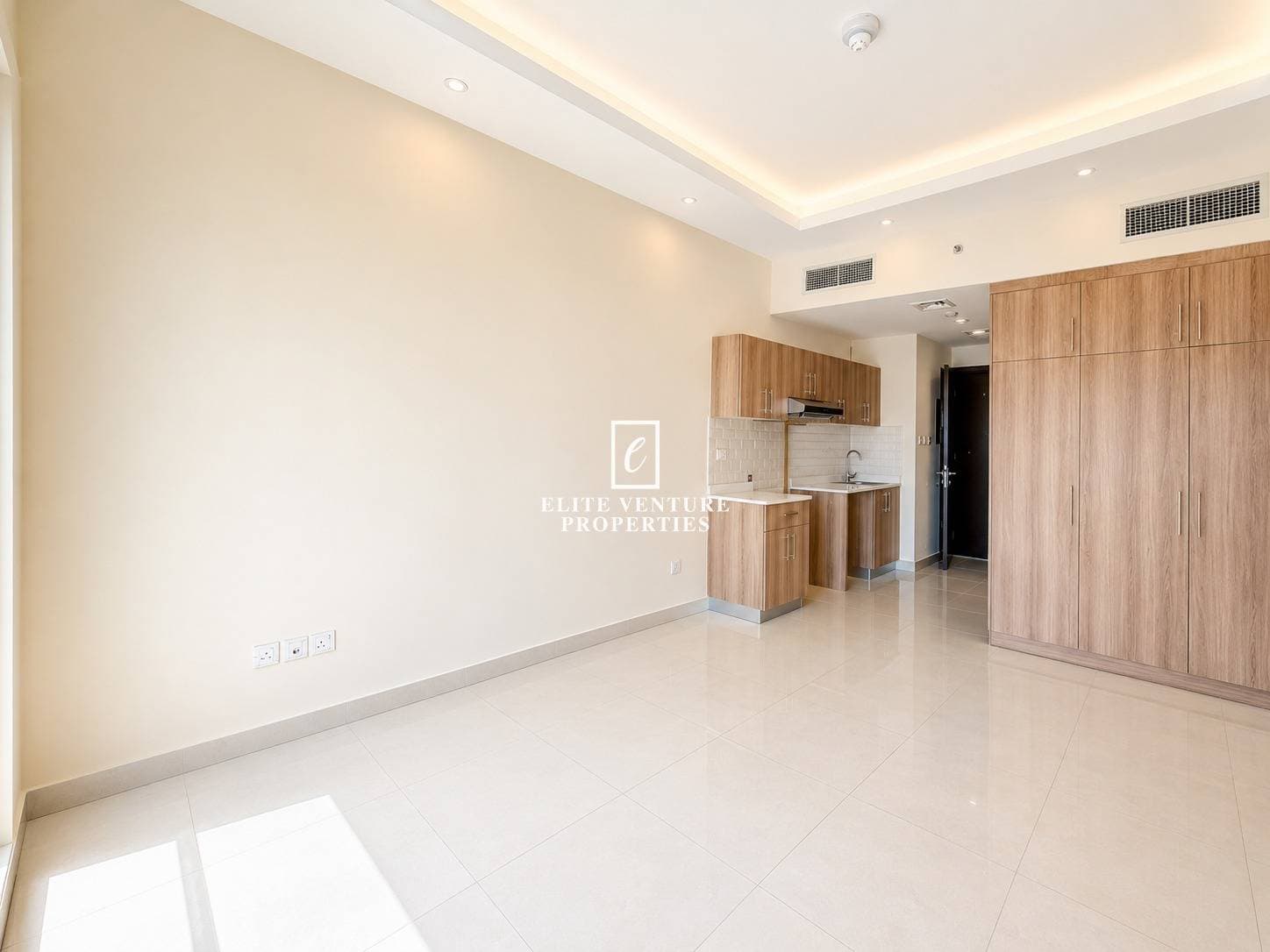 Studio Apartment | Vacant | High Floor | Best Deal in Hera Tower, Dubai 2