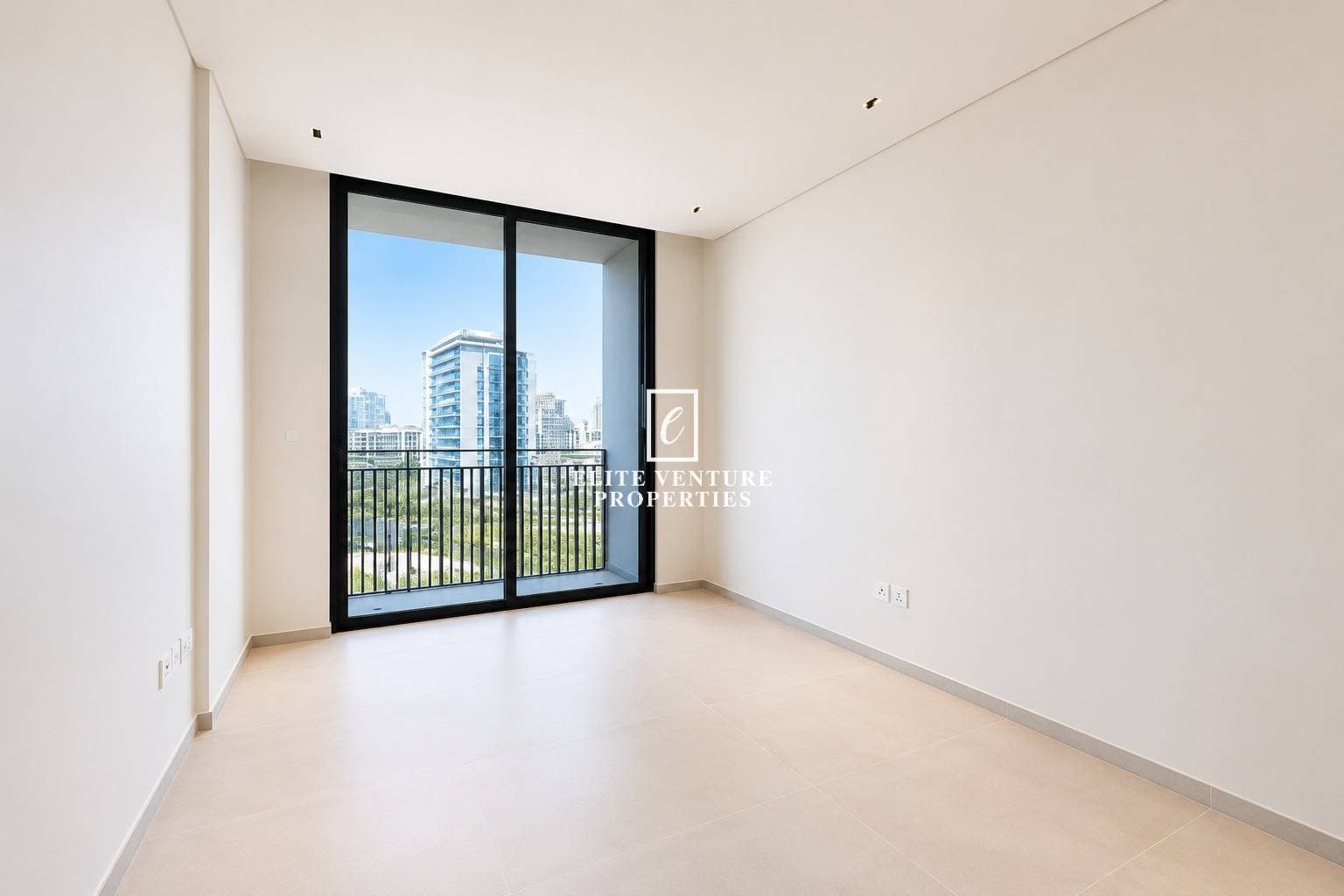 Studio Apartment | Premium Quality | Fitted Kitchen | Greal Deal in Beverly Boulevard, Dubai 2