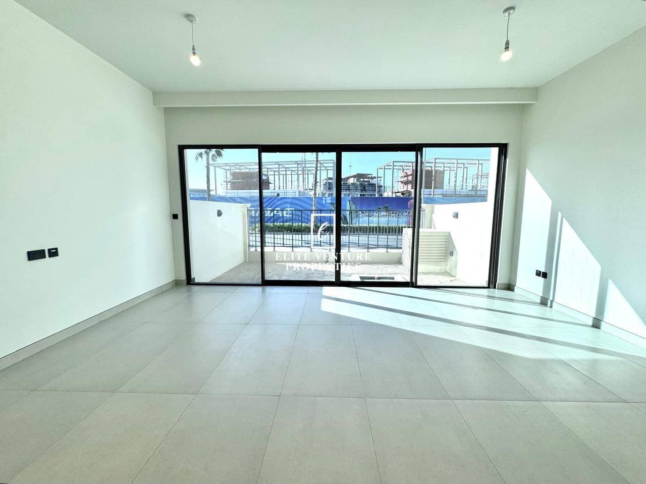 5 Bed Townhouse | Huge Layout | Ready to Move in | Near Amenities in Costa Brava, Dubai 2