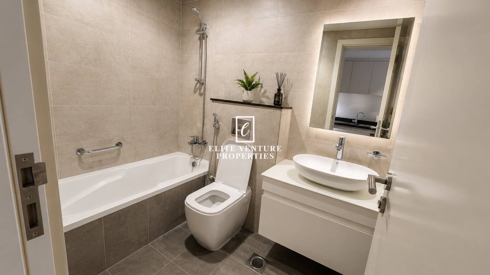 Studio Apartment | Fully Furnished | Spacious Layout | High Floor in Carson  A, Dubai 4