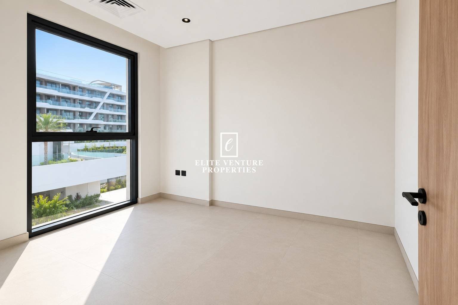 2 Bed Apartment | Tenanted | Huge Layout | Best Deal in Divine Residencia, Dubai 5