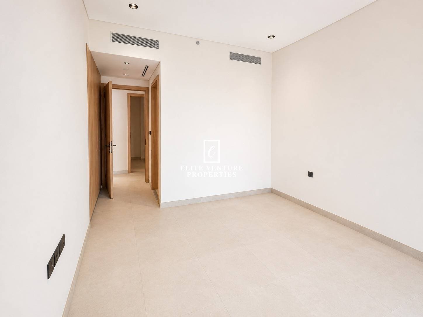 2 Bed Apartment | Tenanted | Huge Layout | Best Deal in Divine Residencia, Dubai 3
