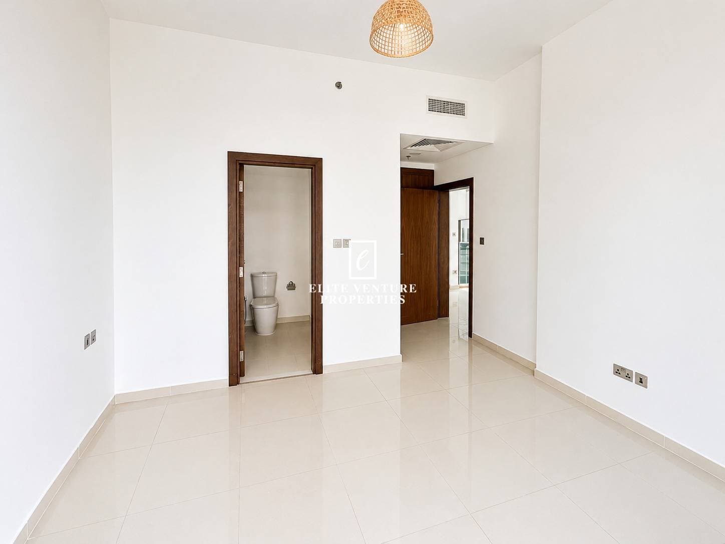 1 Bed Apartment | Great Deal | Prime Location | Spacious Layout in Jasmine A, Dubai 3