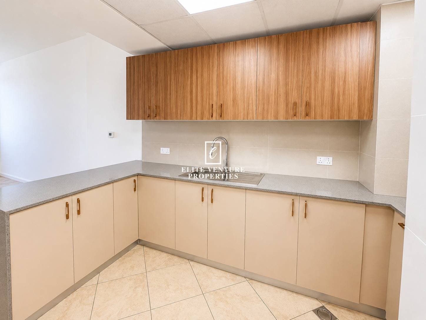 Studio Apartment | Modern Layout | Prime Location | Spacious Studio in Barton House 1, Dubai 5