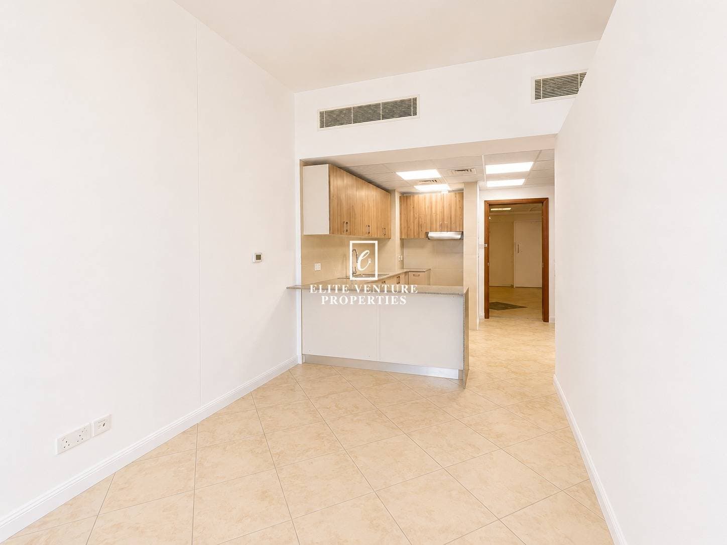 Studio Apartment | Modern Layout | Prime Location | Spacious Studio in Barton House 1, Dubai 3