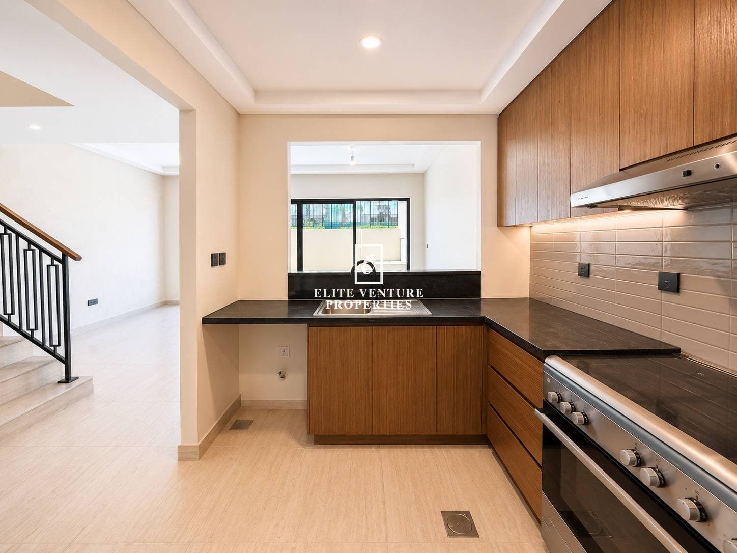4 Bed Townhouse | Single Row | Ready to Move in | Near Lagoon in Portofino, Dubai 5