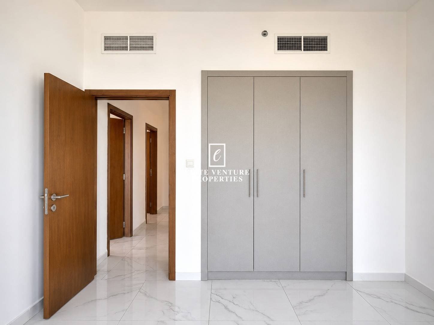 2 Bed Apartment | Spacious+maid's | Great Offer | Prime Location in 5th Avenue, Dubai 3