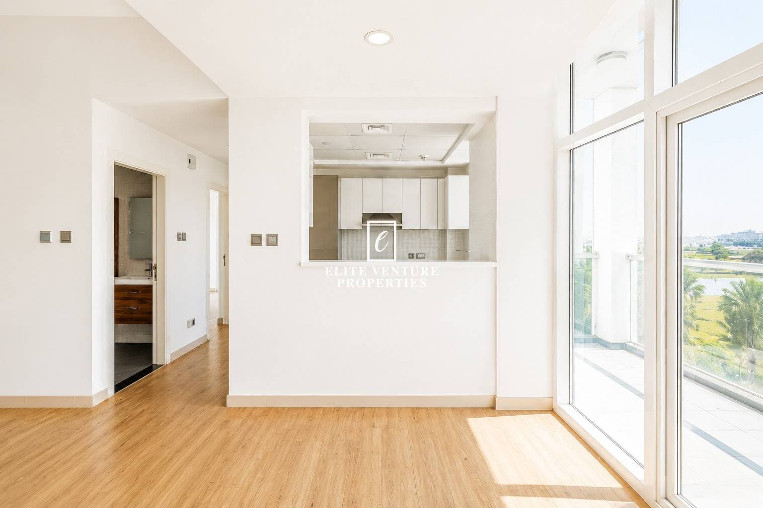 2 Bed Apartment | Spacious | Garden View | Prime Location in Glitz 1, Dubai 3