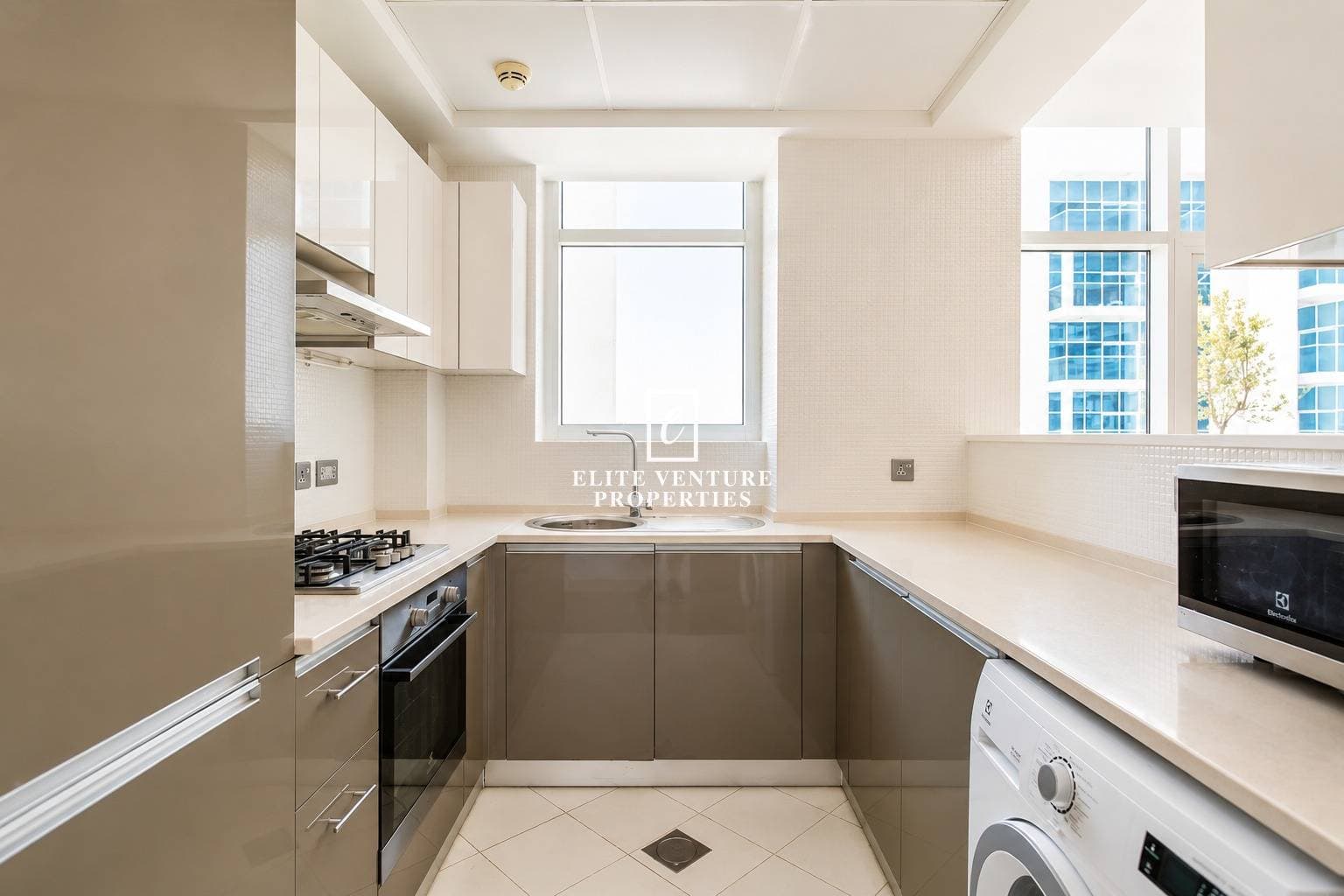 2 Bed Apartment | Spacious | Garden View | Prime Location in Glitz 1, Dubai 4
