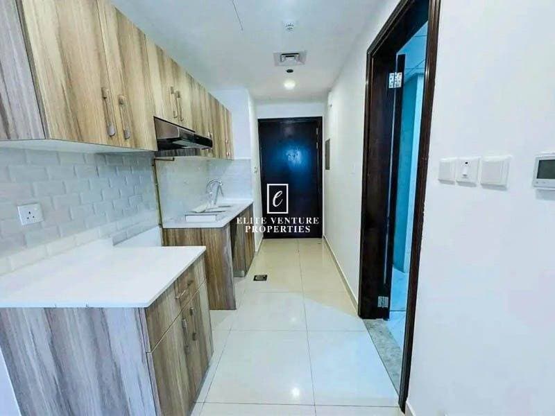 Studio Apartment | Well Maintained | Spacious Layout | Prime Location in Hera Tower, Dubai 5