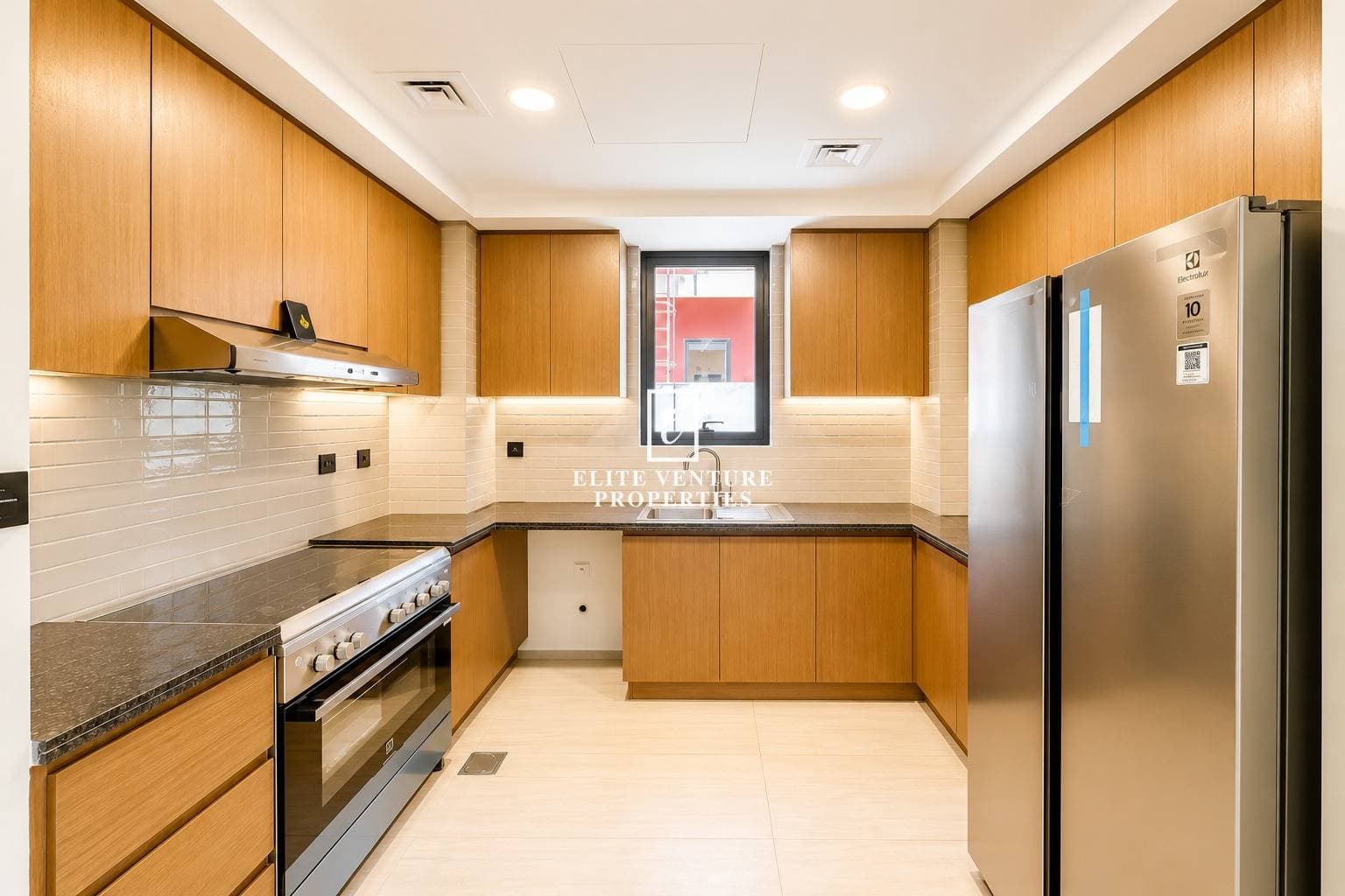 5 Bed Townhouse | Single Row | Ready to Move in | Close to Lagoon in Portofino, Dubai 4