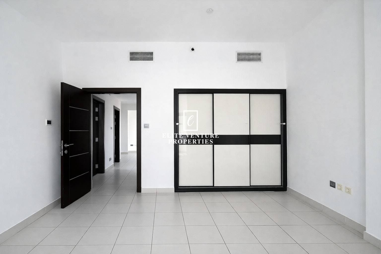 2 Bed Apartment | Great Deal | Best Opportunity | Prime Location in Glitz 1, Dubai 4