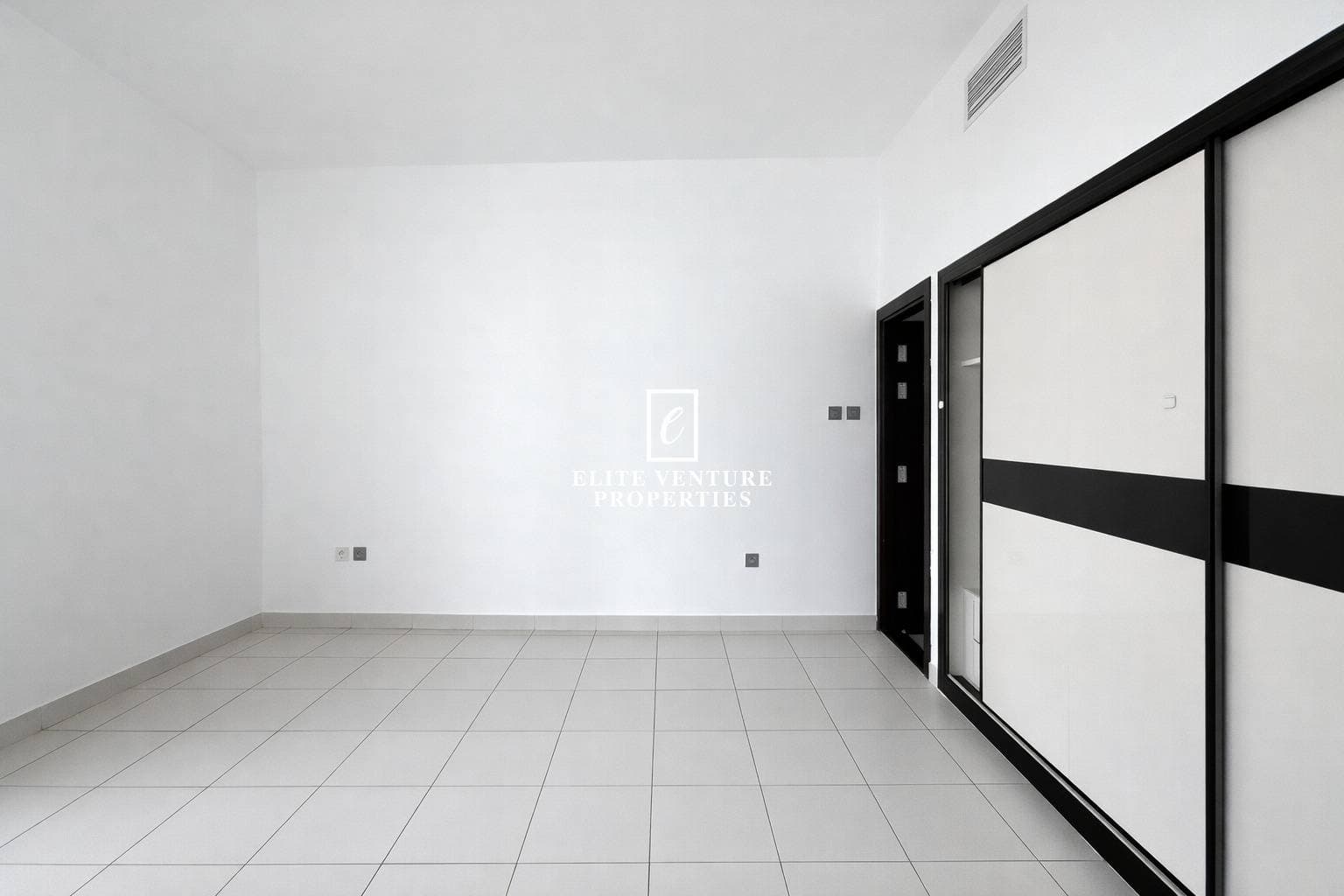 2 Bed Apartment | Great Deal | Best Opportunity | Prime Location in Glitz 1, Dubai 5
