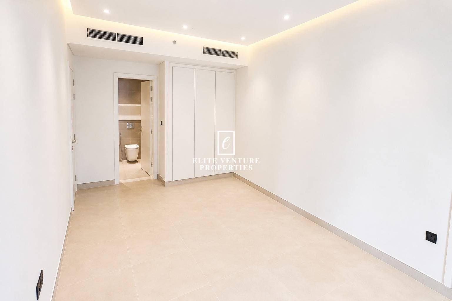 2 Bed Apartment | Huge Layout+storage | Prime Location | Best Offer in Aras Heights, Dubai 5