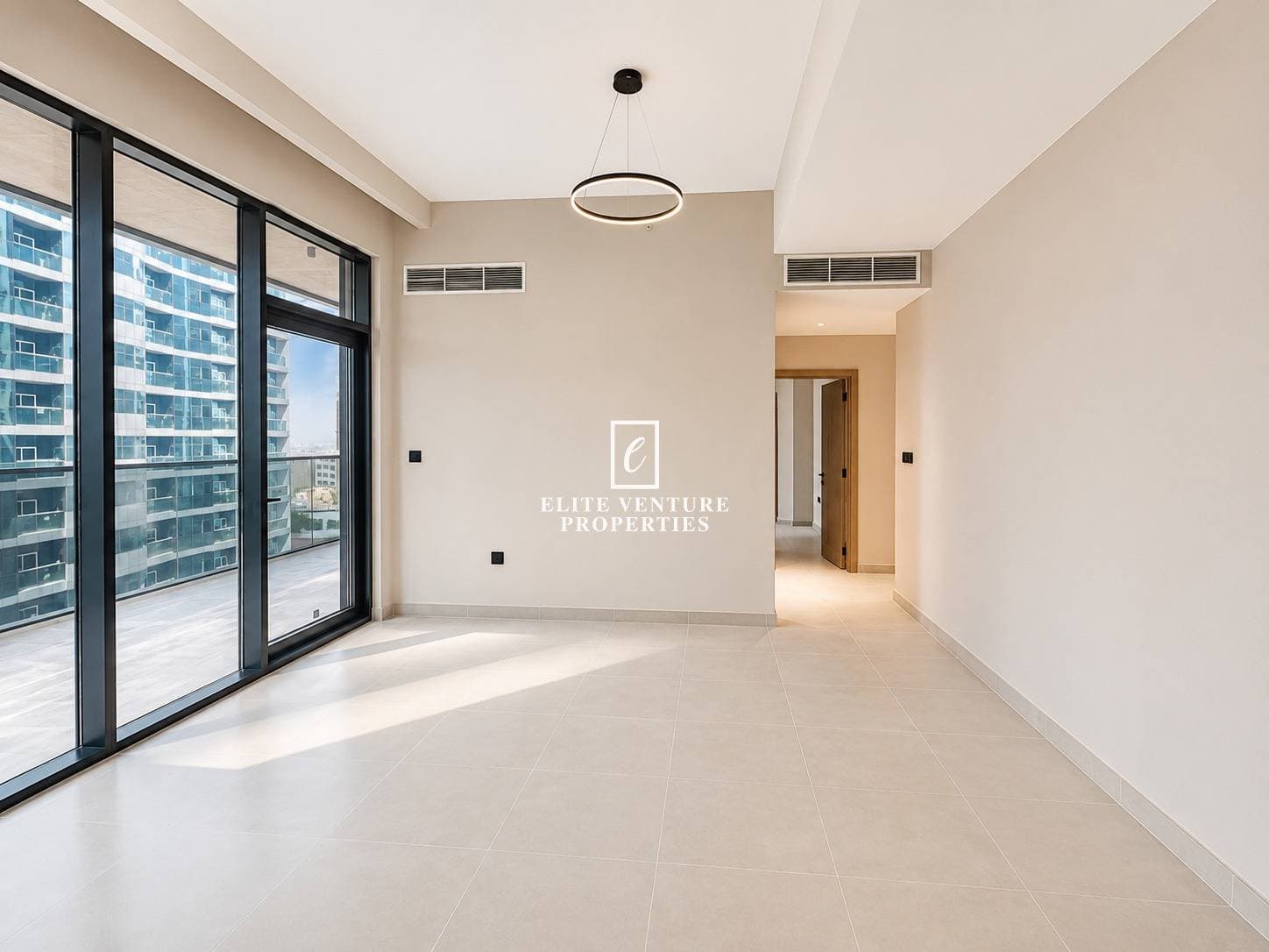 1 Bed Apartment | Huge Layout | Mid Floor | Bright Apartment in Golf Vista Heights, Dubai 2