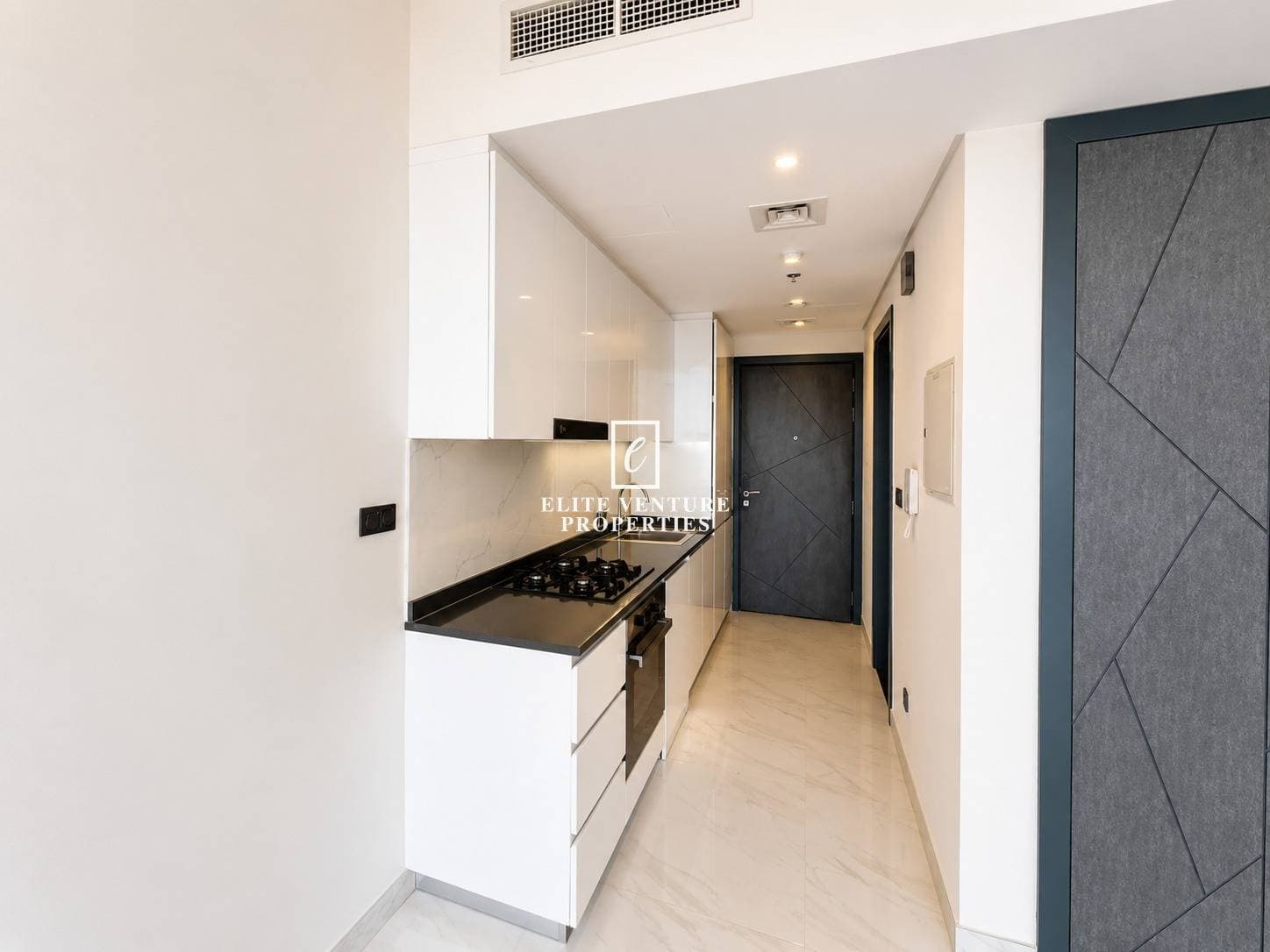 Studio Apartment | Vacant | Elegant Studio | Best Deal in Samana Golf Avenue, Dubai 4