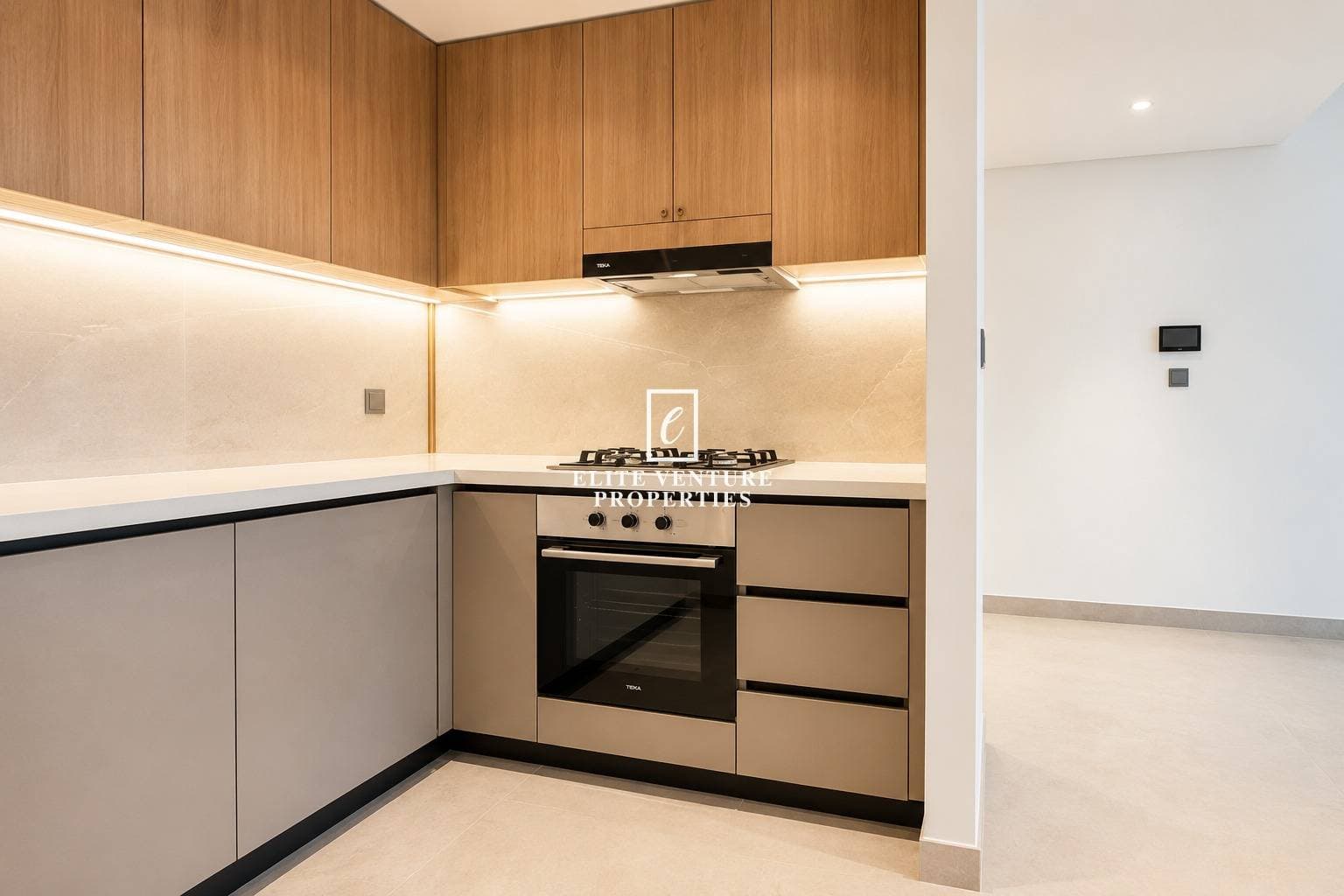 1 Bed Apartment | Vacant | Investor Deal | Prime Location in FH Residency, Dubai 3