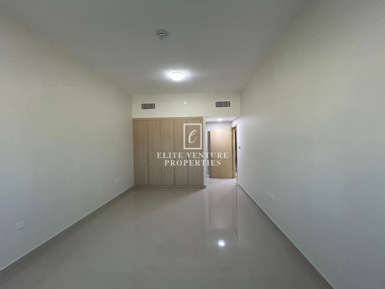 1 Bed Apartment | Tenanted | Prime Location | Spacious in Profile Residence, Dubai 5