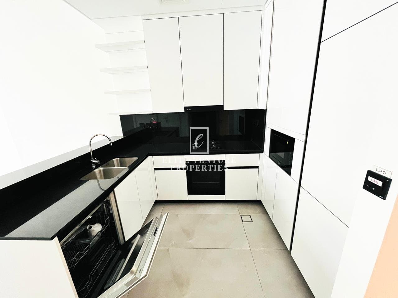 1 Bed Apartment | Vacant | Prime Location | Spacious in Curve by Sentro, Dubai 2