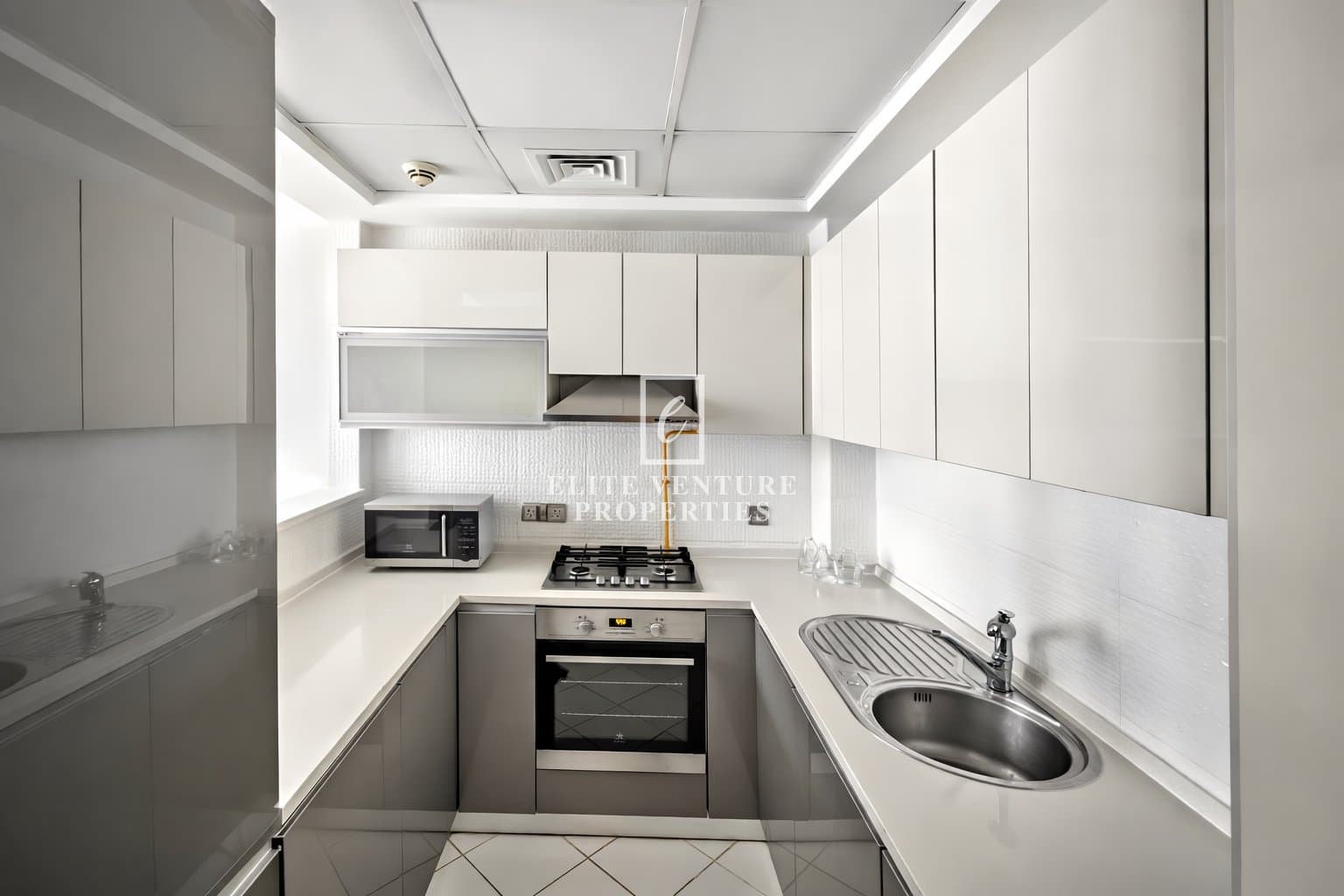 1 Bed Apartment | Vacant | Huge Layout | Best Deal in Glitz 3, Dubai 4