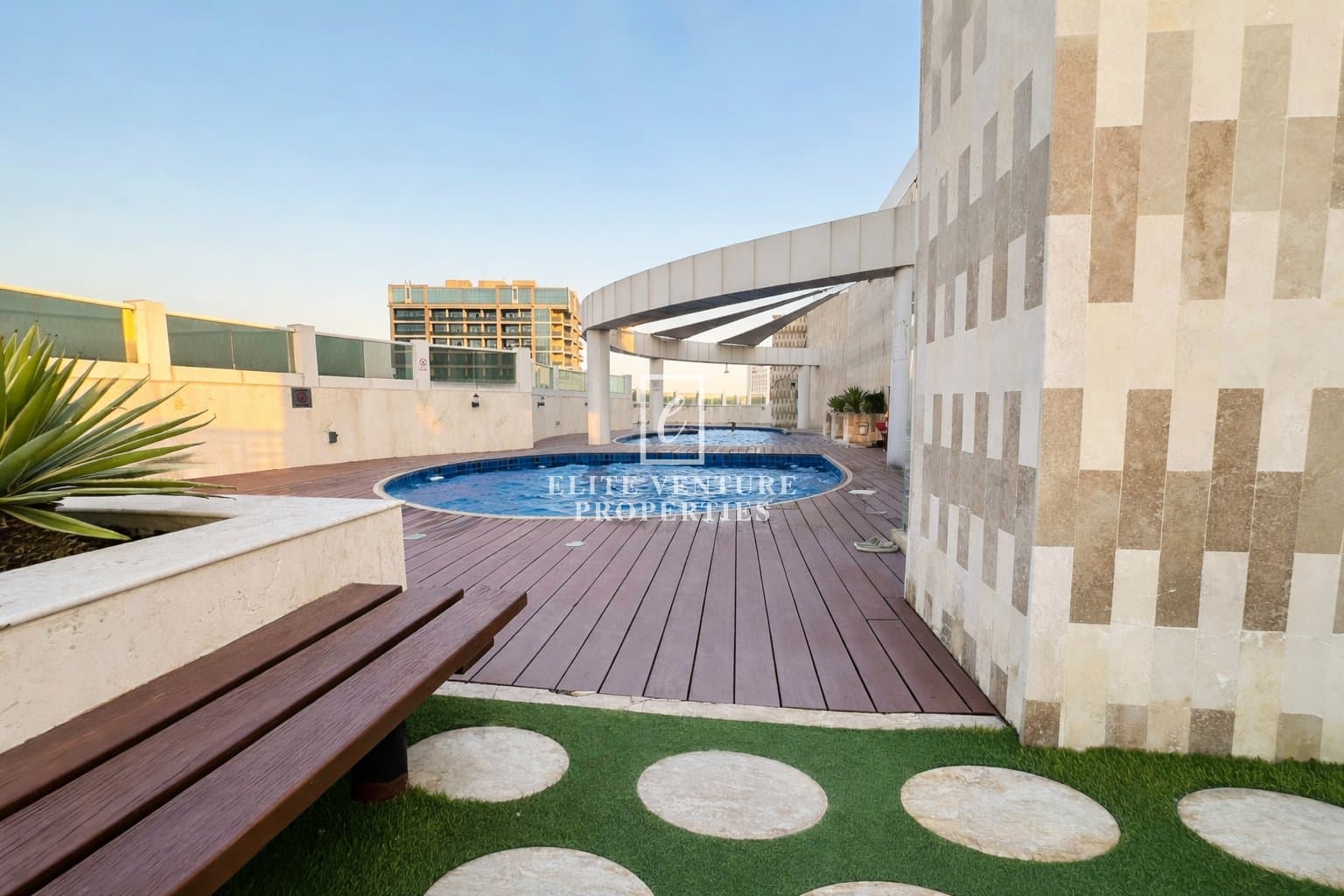 Studio Apartment | Modern Studio | Fully Furnished | Prime Location in Zenith Towers, Dubai 5